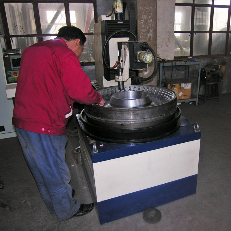 Кингдао YDL плесен сътрудничество., Ltd. е един от водещите производители на гуми в Китай